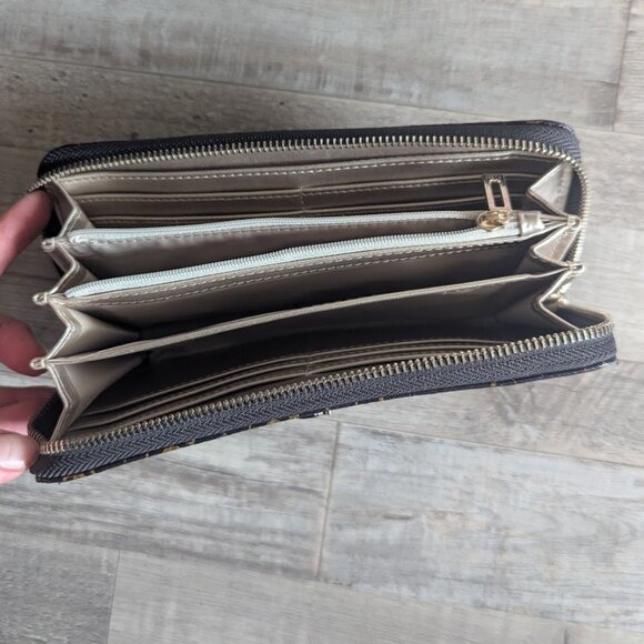 GUESS® Laurel Zip-Around Card Case Wallet Guess Logo Zip-Around Wallet | Brown & Gold | Like New